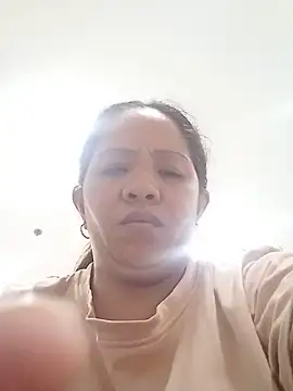 Snapshot of sweetlady_pinay chatting on 06/15/26, 11:18 sweetlady pinay online show from 06/15/26, 11:18