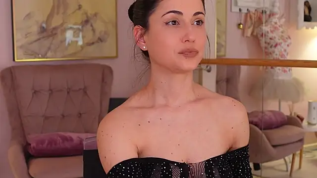 Snapshot of OliviaSirena chatting on 11/28/25, 11:07 OliviaSirena online show from 11/28/25, 11:07