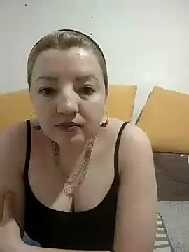 Snapshot of stefanyharper16 chatting on 02/19/25, 12:44 stefanyharper16 online show from 02/19/25, 12:44