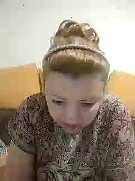 Snapshot of stefanyharper16 chatting on 02/25/25, 08:19 stefanyharper16 online show from 02/25/25, 08:19