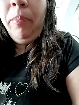 Snapshot of isabella_rossse chatting on 12/19/24, 12:56 isabella rossse online show from 12/19/24, 12:56