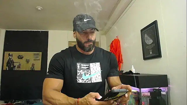 Snapshot of romeolovedark chatting on 02/18/25, 12:26 romeolovedark online show from 02/18/25, 12:26