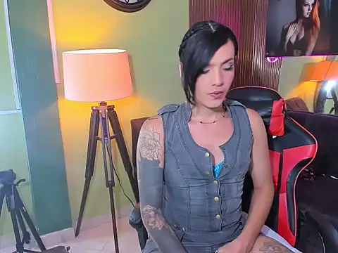 Snapshot of ximena22love chatting on 11/21/25, 09:24 ximena22love online show from 11/21/25, 09:24