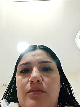 Snapshot of laura_dirtyhot chatting on 11/09/25, 11:41 laura dirtyhot online show from 11/09/25, 11:41