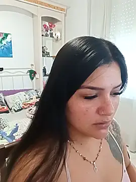 Snapshot of laura_dirtyhot chatting on 12/16/25, 10:09 laura dirtyhot online show from 12/16/25, 10:09