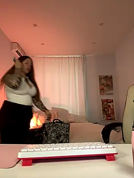 IvyHoney online show from 10/19/25, 08:37