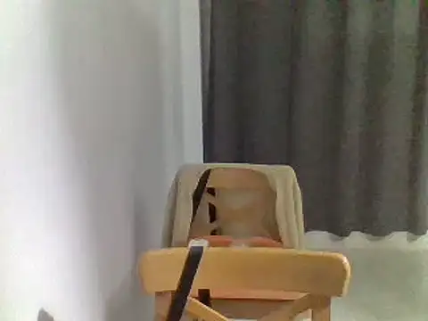 Snapshot of Moi_Lina chatting on 12/24/24, 06:28 Moi Lina online show from 12/24/24, 06:28