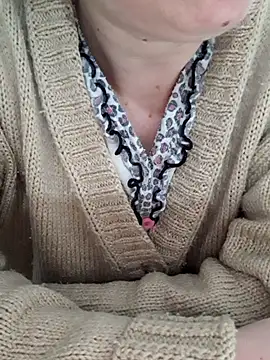 Snapshot of Moi_Lina chatting on 01/05/25, 11:55 Moi Lina online show from 01/05/25, 11:55