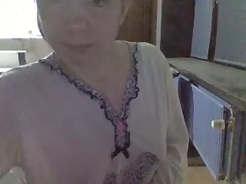 Snapshot of Moi_Lina chatting on 01/14/25, 08:04 Moi Lina online show from 01/14/25, 08:04