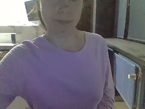 Snapshot of Moi_Lina chatting on 03/21/25, 01:02 Moi Lina online show from 03/21/25, 01:02