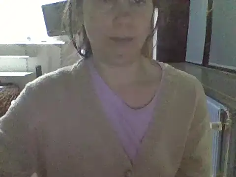 Moi Lina online show from 11/18/25, 01:00