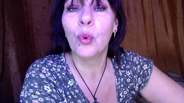 Snapshot of karina_ren_ chatting on 02/06/25, 12:48 karina ren online show from 02/06/25, 12:48