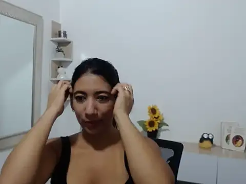 Snapshot of Eva_Rodriguez_ chatting on 09/08/25, 06:29 Eva Rodriguez online show from 09/08/25, 06:29