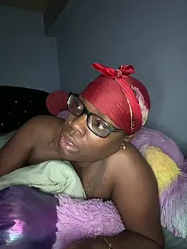 Snapshot of ChocolateBuns101 chatting on 12/18/24, 05:59 ChocolateBuns101 online show from 12/18/24, 05:59