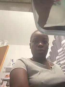 Snapshot of ChocolateBuns101 chatting on 10/11/25, 01:20 ChocolateBuns101 online show from 10/11/25, 01:20