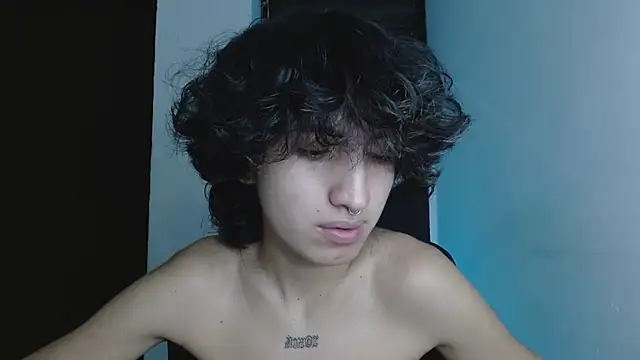 Snapshot of littlextreme chatting on 06/25/26, 03:39 littlextreme online show from 06/25/26, 03:39