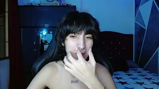 Snapshot of littlextreme chatting on 07/11/26, 02:14 littlextreme online show from 07/11/26, 02:14