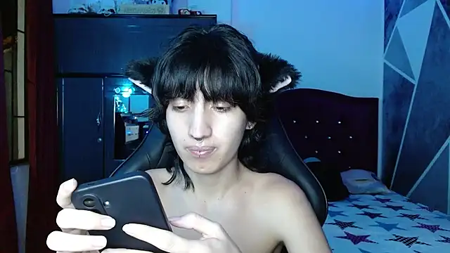 Snapshot of littlextreme chatting on 07/13/26, 02:58 littlextreme online show from 07/13/26, 02:58