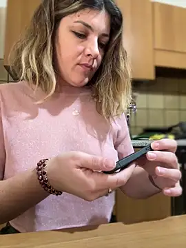 Snapshot of DaisyVibesss chatting on 01/17/25, 09:28 DaisyVibesss online show from 01/17/25, 09:28