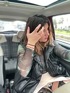 Snapshot of DaisyVibesss chatting on 02/14/25, 10:38 DaisyVibesss online show from 02/14/25, 10:38