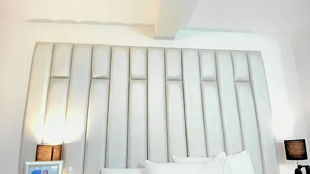 aandreaperez online show from 10/23/25, 11:42