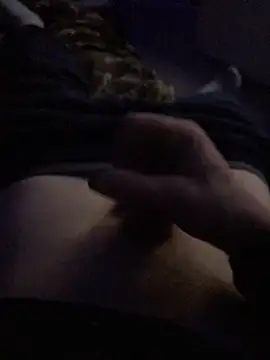 Snapshot of Hugetings chatting on 12/17/24, 05:29 Hugetings online show from 12/17/24, 05:29