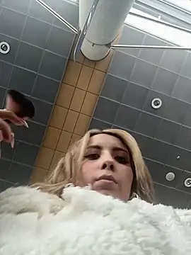 ValeriaHot69 online show from 12/17/25, 02:01