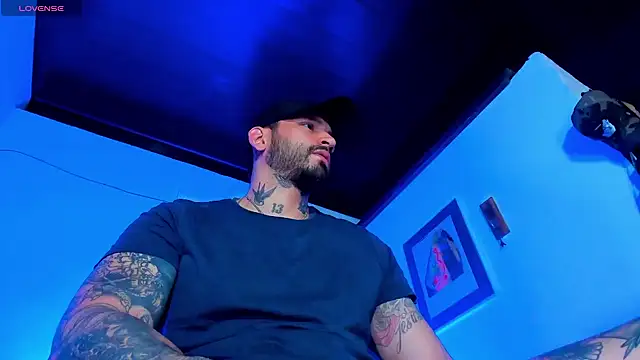 Snapshot of CamiloGray_ chatting on 01/12/25, 08:36 CamiloGray online show from 01/12/25, 08:36