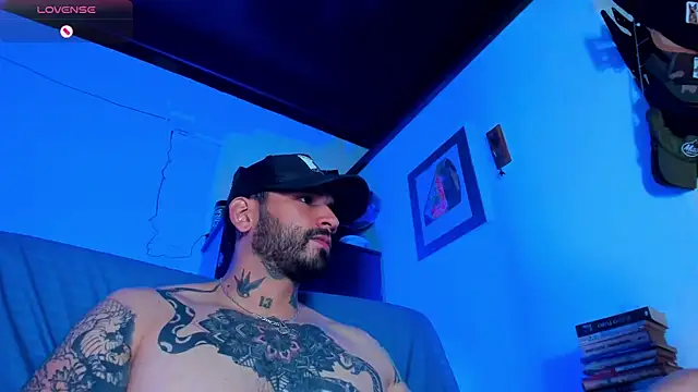 Snapshot of CamiloGray_ chatting on 01/20/25, 01:53 CamiloGray online show from 01/20/25, 01:53