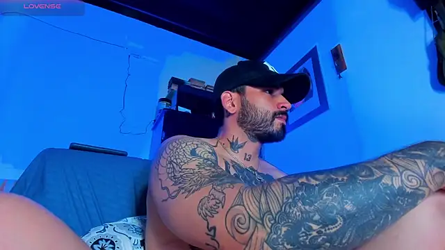 Snapshot of CamiloGray_ chatting on 01/21/25, 06:12 CamiloGray online show from 01/21/25, 06:12