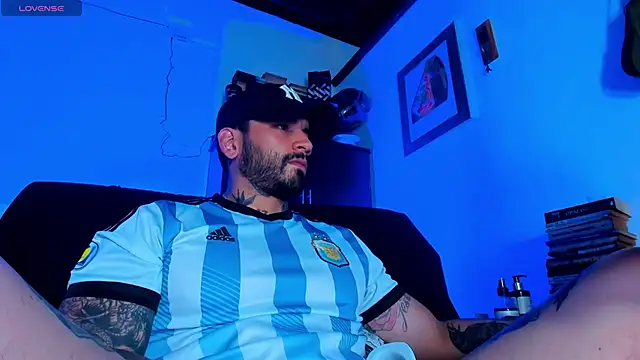 Snapshot of CamiloGray_ chatting on 01/22/25, 08:17 CamiloGray online show from 01/22/25, 08:17