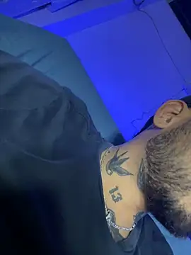 Snapshot of CamiloGray_ chatting on 01/28/25, 07:53 CamiloGray online show from 01/28/25, 07:53