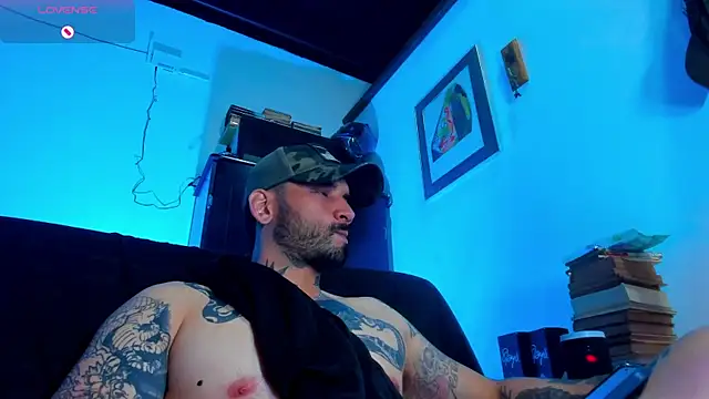 Snapshot of CamiloGray_ chatting on 02/14/25, 03:47 CamiloGray online show from 02/14/25, 03:47