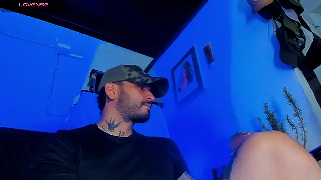 Snapshot of CamiloGray_ chatting on 02/24/25, 04:58 CamiloGray online show from 02/24/25, 04:58