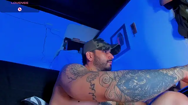 Snapshot of CamiloGray_ chatting on 02/27/25, 02:43 CamiloGray online show from 02/27/25, 02:43