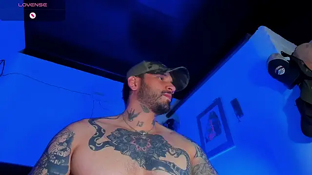 Snapshot of CamiloGray_ chatting on 03/10/25, 05:39 CamiloGray online show from 03/10/25, 05:39