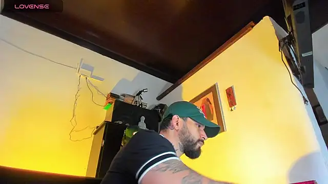 Snapshot of CamiloGray_ chatting on 09/12/25, 01:22 CamiloGray online show from 09/12/25, 01:22