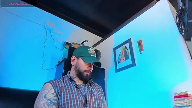 Snapshot of CamiloGray_ chatting on 09/15/25, 03:23 CamiloGray online show from 09/15/25, 03:23