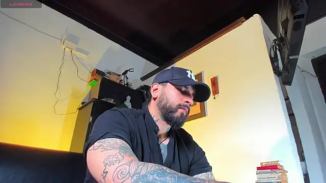 Snapshot of CamiloGray_ chatting on 09/17/25, 01:13 CamiloGray online show from 09/17/25, 01:13