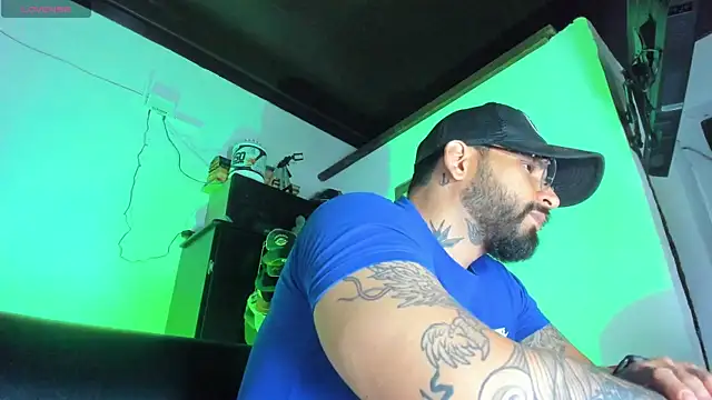 Snapshot of CamiloGray_ chatting on 09/28/25, 01:05 CamiloGray online show from 09/28/25, 01:05