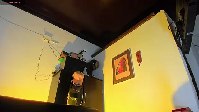 Snapshot of CamiloGray_ chatting on 10/14/25, 01:56 CamiloGray online show from 10/14/25, 01:56