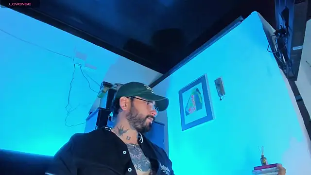 Snapshot of CamiloGray_ chatting on 11/24/25, 01:55 CamiloGray online show from 11/24/25, 01:55