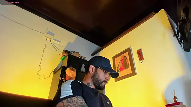 Snapshot of CamiloGray_ chatting on 11/29/25, 12:52 CamiloGray online show from 11/29/25, 12:52