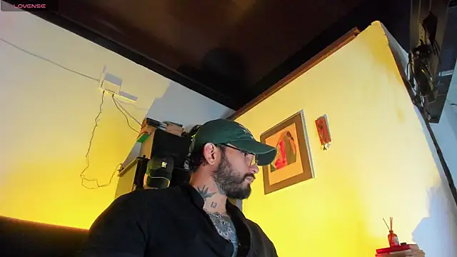 Snapshot of CamiloGray_ chatting on 12/03/25, 02:15 CamiloGray online show from 12/03/25, 02:15