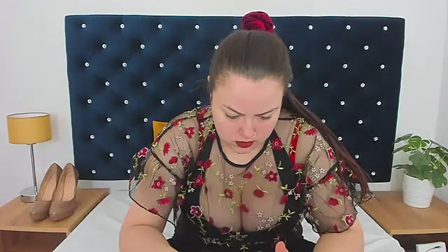 EvaLick online show from 02/19/25, 06:33