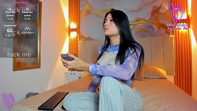 Snapshot of adda_mancini chatting on 10/24/25, 06:10 adda mancini online show from 10/24/25, 06:10