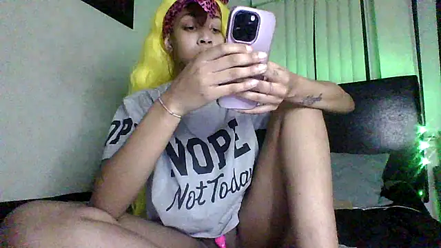 Snapshot of sexybribri@xh chatting on 01/10/25, 02:35 sexybribrixh online show from 01/10/25, 02:35