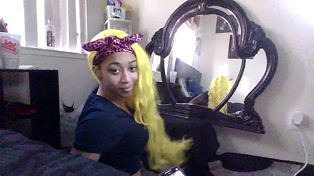 Snapshot of sexybribri@xh chatting on 01/14/25, 11:27 sexybribrixh online show from 01/14/25, 11:27