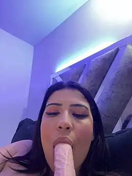 Snapshot of cutesarah_ chatting on 02/16/25, 12:52 cutesarah  online show from 02/16/25, 12:52