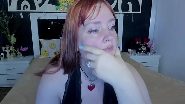 Snapshot of SinFulTitsDD chatting on 01/05/25, 01:24 SinFulTitsDD online show from 01/05/25, 01:24